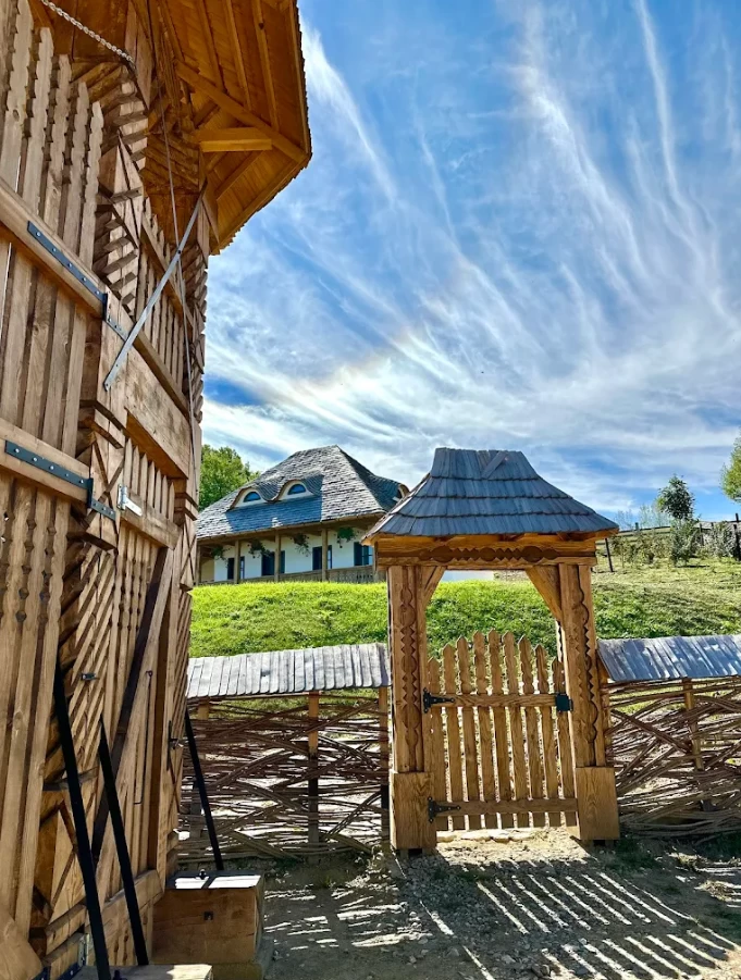 https://www.travlocals.com/uploads/0010/10143/2025/05/12/screenshot-2025-05-12-084321.webp
