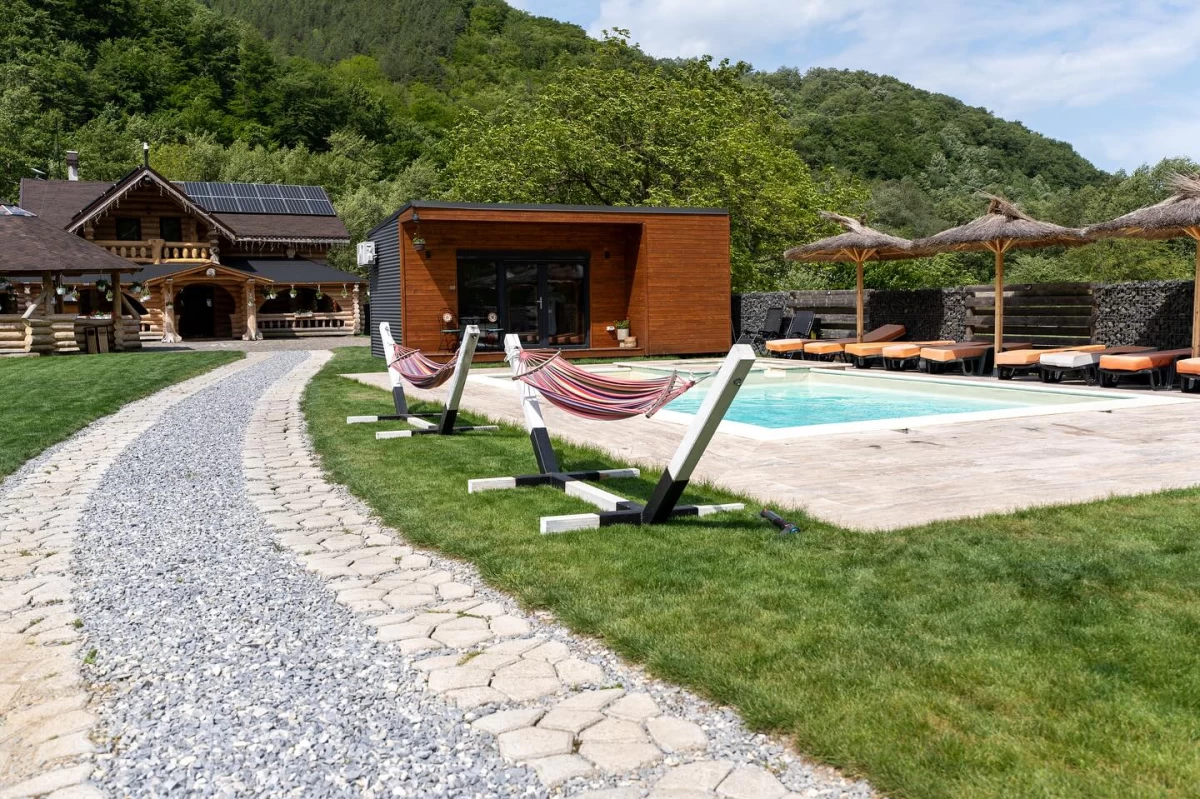 https://www.travlocals.com/uploads/0010/10146/2025/04/24/471300434-17939511920949028-8799604589929803322-n.webp