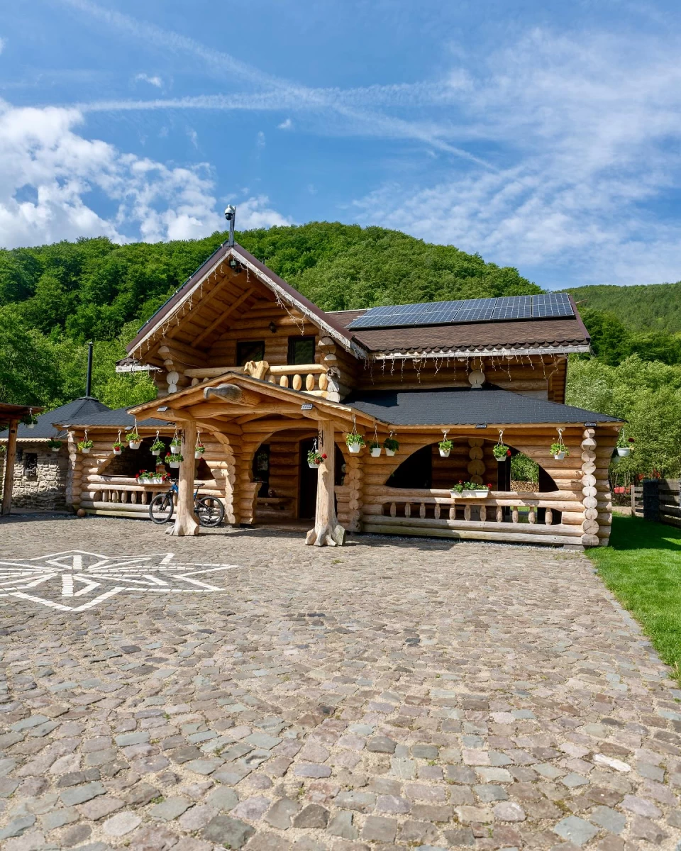 https://www.travlocals.com/uploads/0010/10146/2025/04/24/481105109-17946571733949028-100046692180481425-n.webp