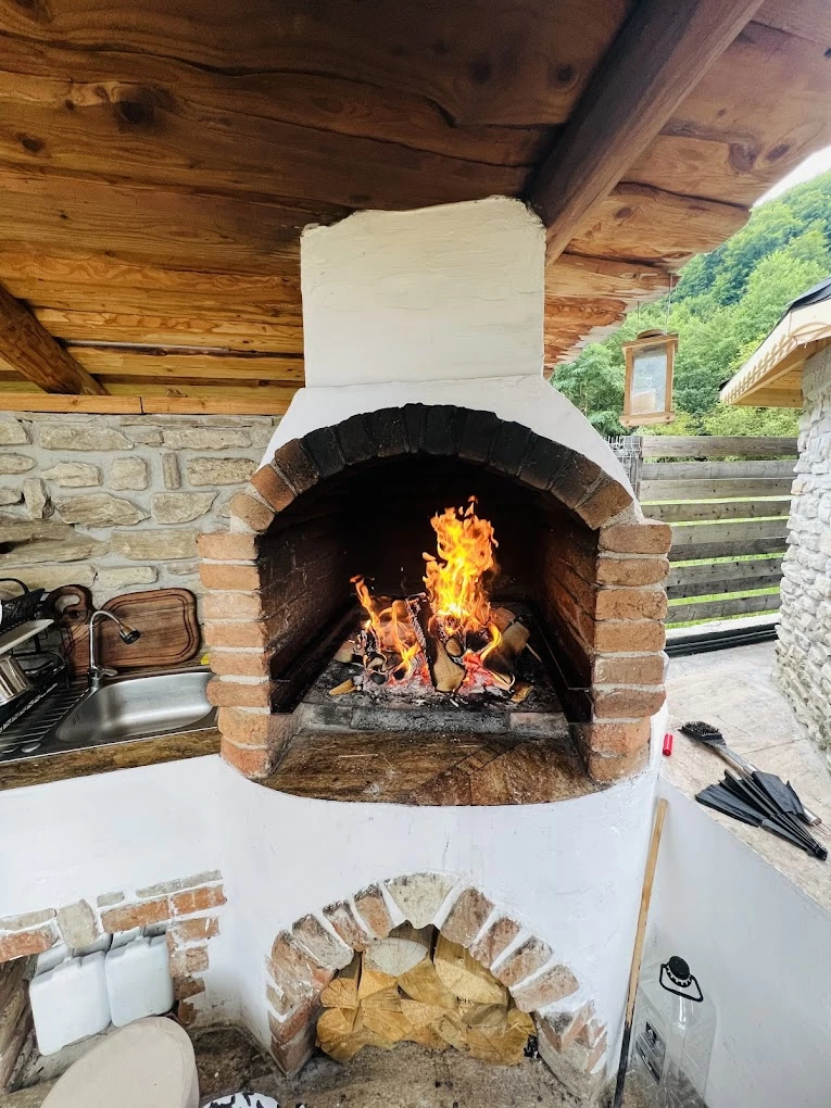 https://www.travlocals.com/uploads/0010/10146/2025/04/24/unnamed-1.webp