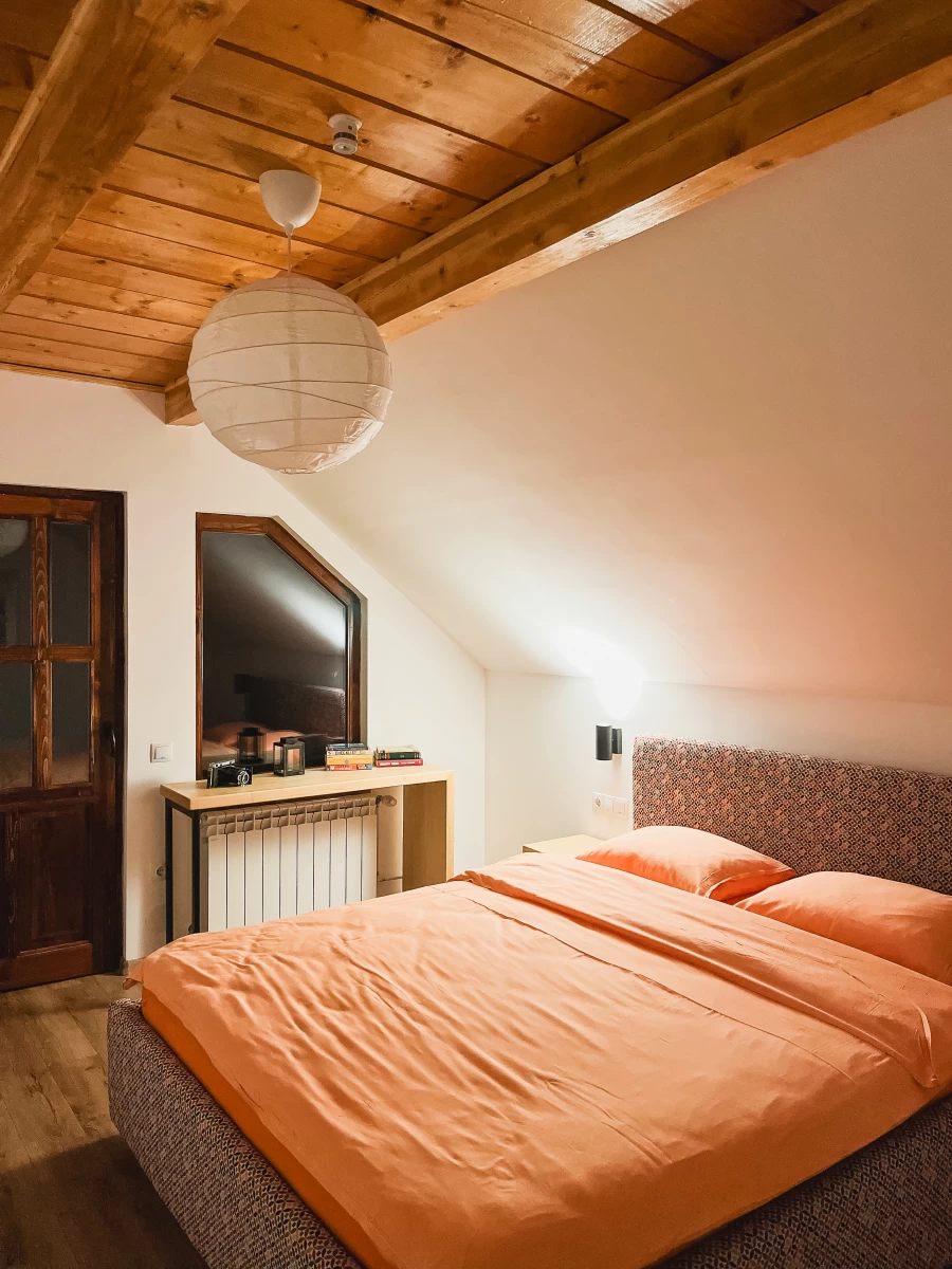 https://www.travlocals.com/uploads/0010/10147/2025/05/03/img-2623.webp