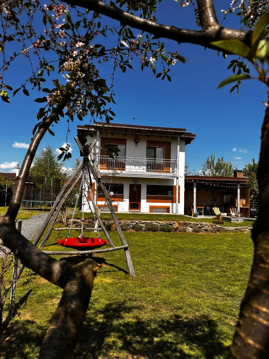 https://www.travlocals.com/uploads/0010/10148/2025/05/07/whatsapp-image-2025-05-07-at-095518-b2656eae.webp