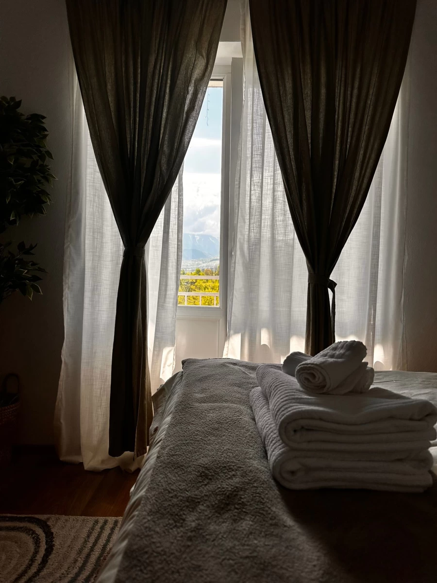 https://www.travlocals.com/uploads/0010/10148/2025/05/07/whatsapp-image-2025-05-07-at-095519-4b89eff5.webp