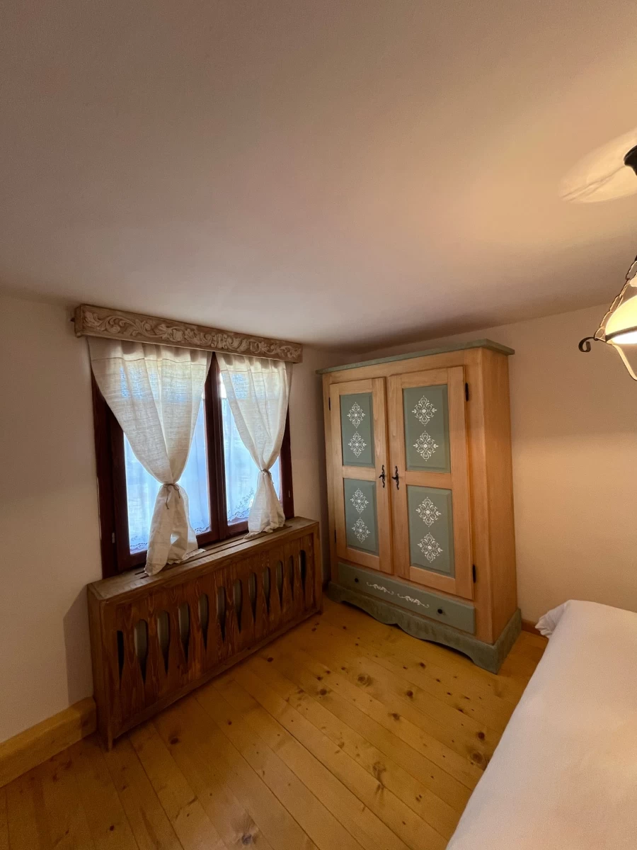 https://www.travlocals.com/uploads/0010/10149/2025/04/24/d42394e0-ee85-419b-a02c-b235d799f333.webp