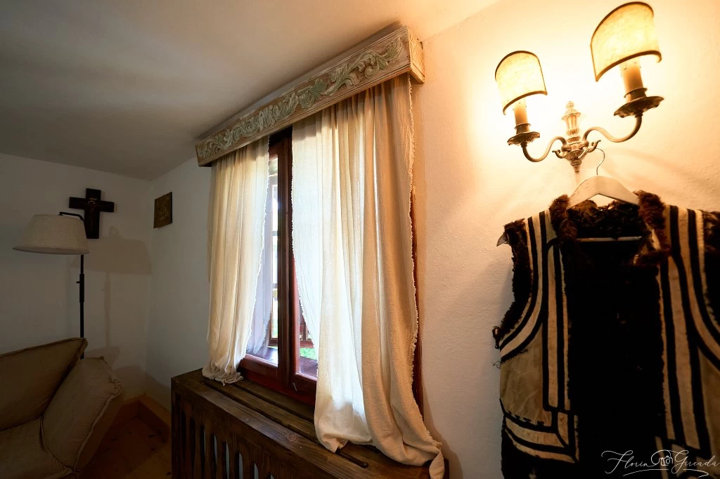 https://www.travlocals.com/uploads/0010/10149/2025/06/25/img-8723.webp