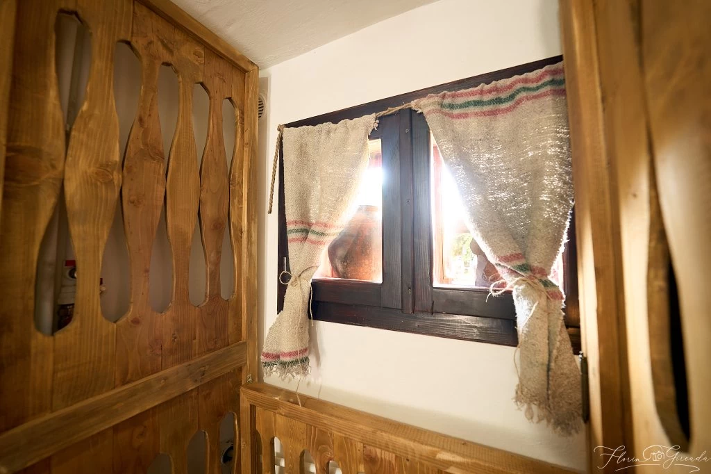 https://www.travlocals.com/uploads/0010/10149/2025/06/25/img-8734.webp
