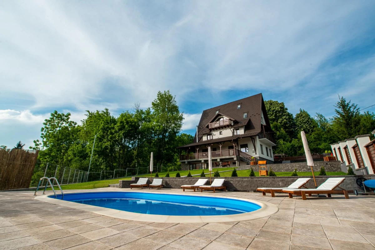 https://www.travlocals.com/uploads/0010/10161/2025/04/30/whatsapp-image-2025-04-29-at-134945.webp