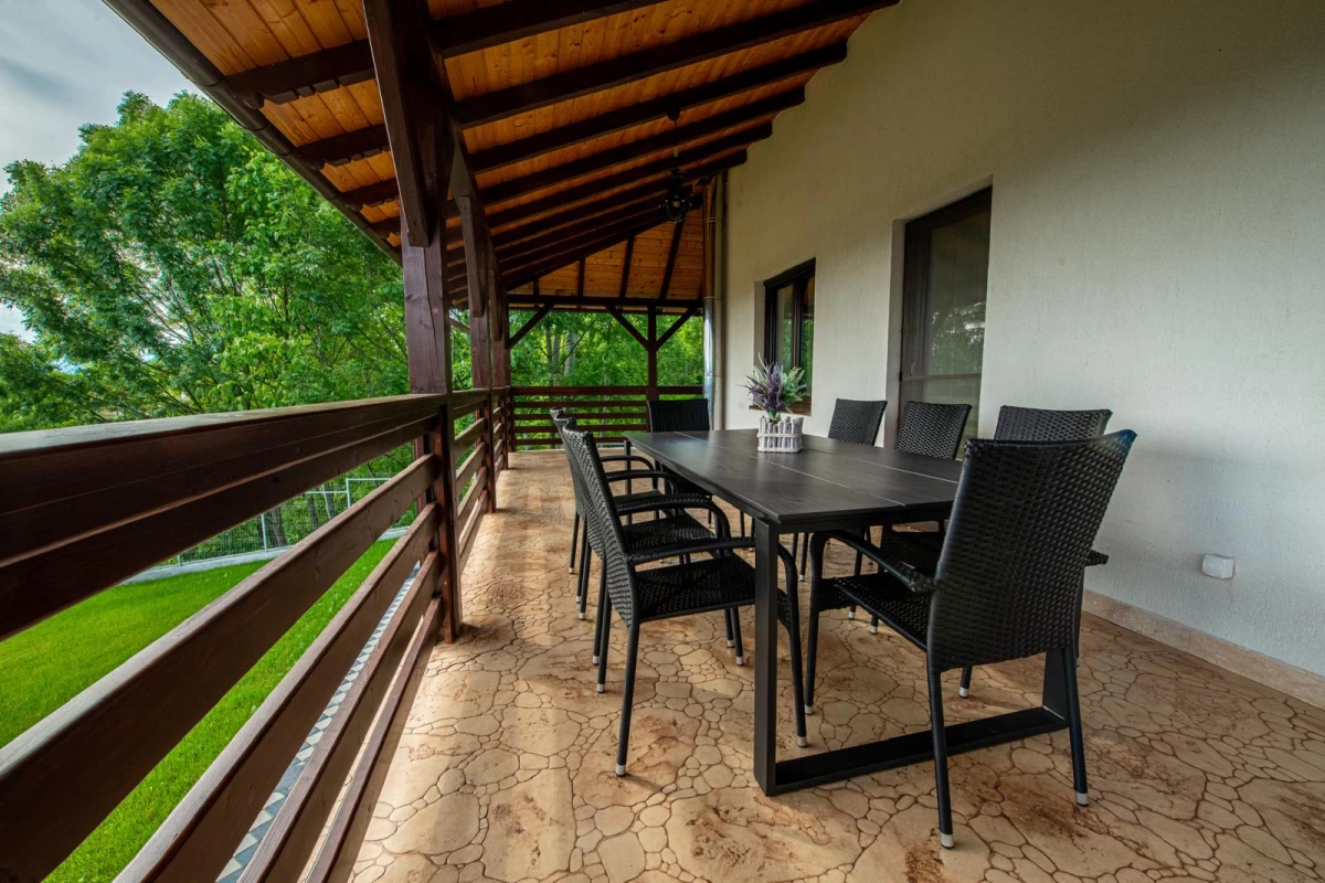 https://www.travlocals.com/uploads/0010/10161/2025/04/30/whatsapp-image-2025-04-29-at-135835-2.webp