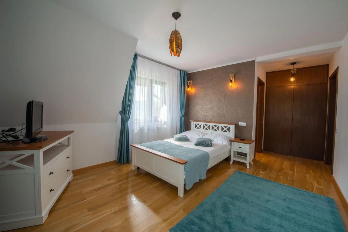 https://www.travlocals.com/uploads/0010/10161/2025/04/30/whatsapp-image-2025-04-29-at-135836-6.webp