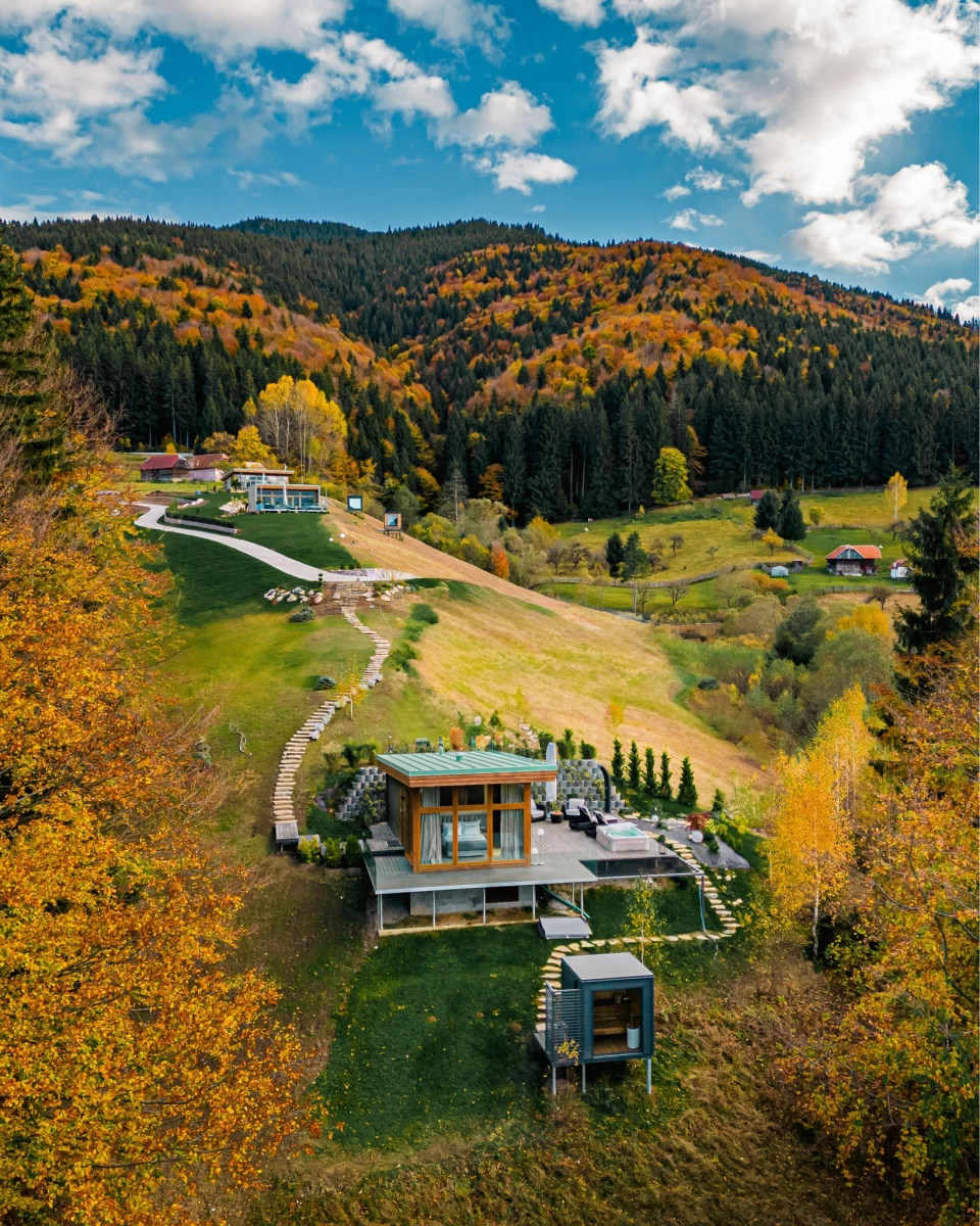 https://www.travlocals.com/uploads/0010/10172/2025/05/05/489045353-656974384157019-2099680302661085234-n.webp