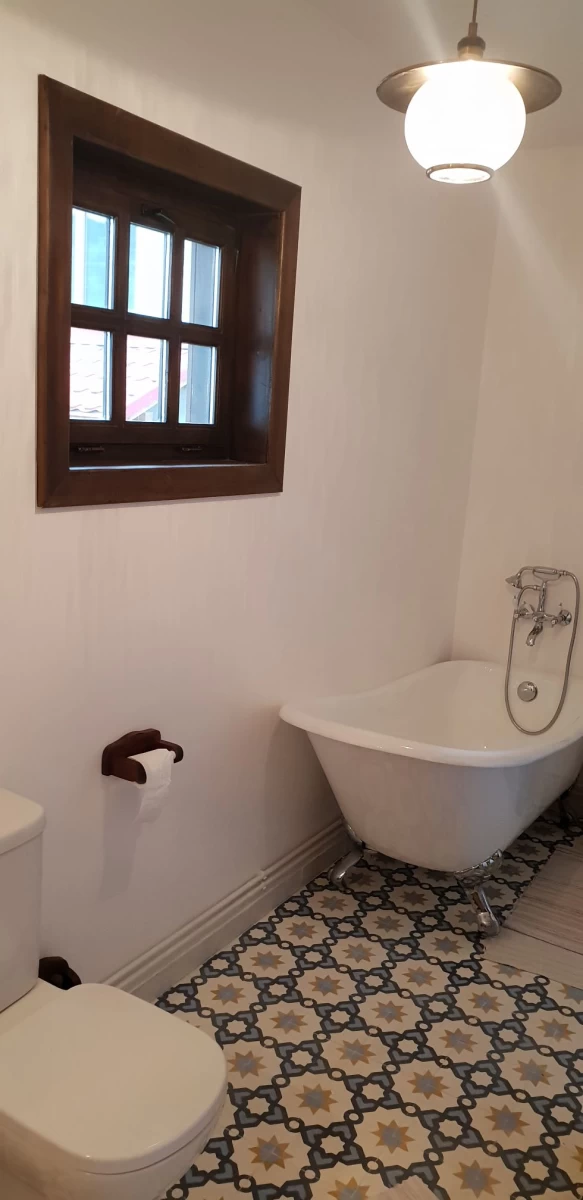 https://www.travlocals.com/uploads/0010/10174/2025/05/06/1dac404a-56e4-4ed4-a47a-921e6536512c.webp