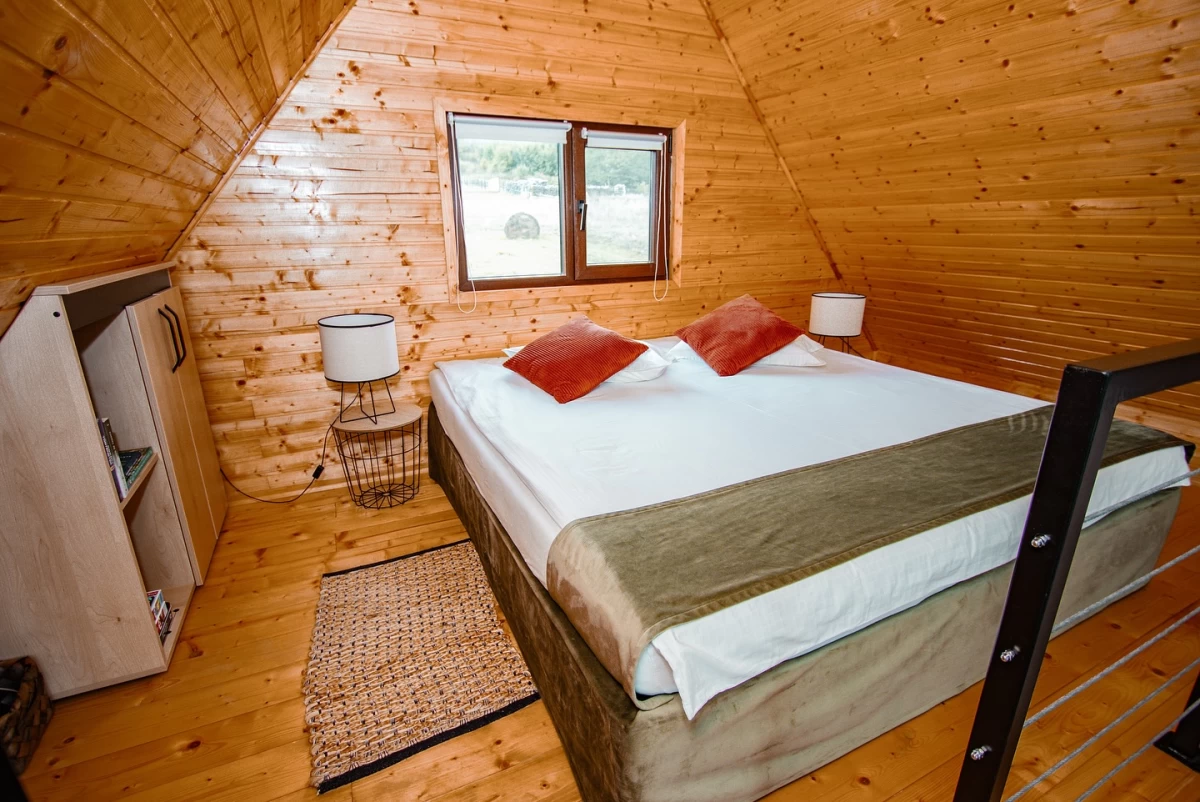 https://www.travlocals.com/uploads/0010/10180/2025/05/14/464204170-17912205717010558-3426529065299239749-n.webp
