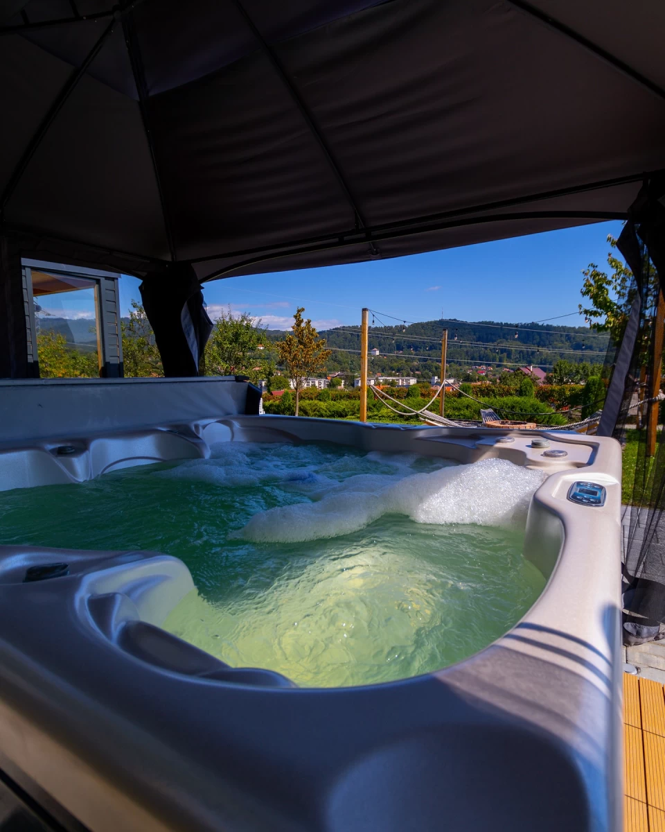 https://www.travlocals.com/uploads/0010/10180/2025/05/14/468436153-17916553107010558-4469144515820516972-n.webp