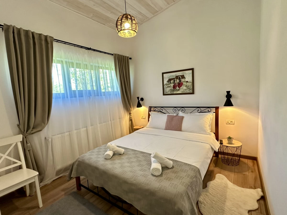 https://www.travlocals.com/uploads/0010/10189/2025/07/25/img-0841.webp