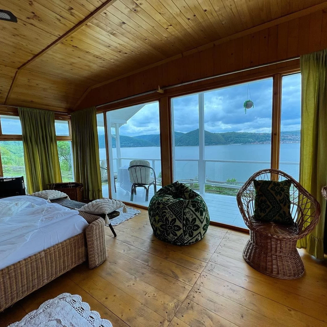 https://www.travlocals.com/uploads/0010/10202/2025/05/20/432029602-1084528479258418-4360368607568704210-n.webp