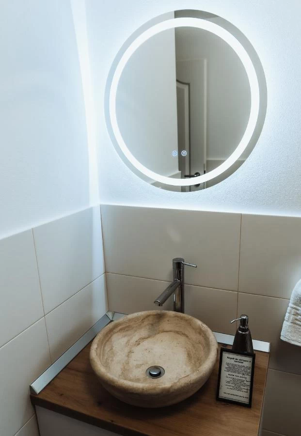 https://www.travlocals.com/uploads/0010/10205/2025/05/23/365472827.webp