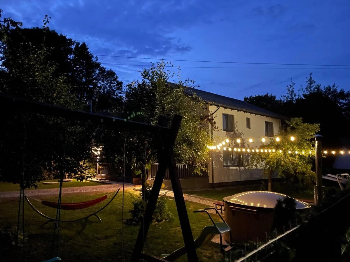 https://www.travlocals.com/uploads/0010/10205/2025/05/23/423348326.webp