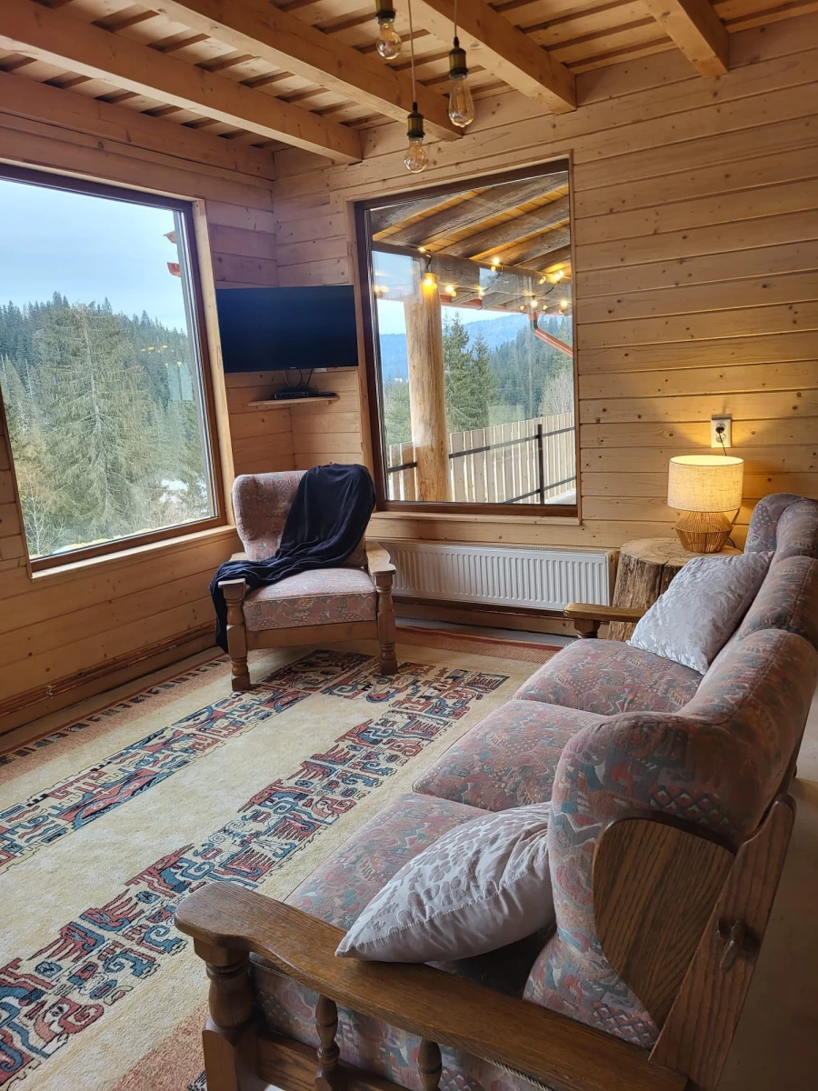 https://www.travlocals.com/uploads/0010/10214/2025/05/29/480083610-122114229596707752-7796543353654953632-n.webp