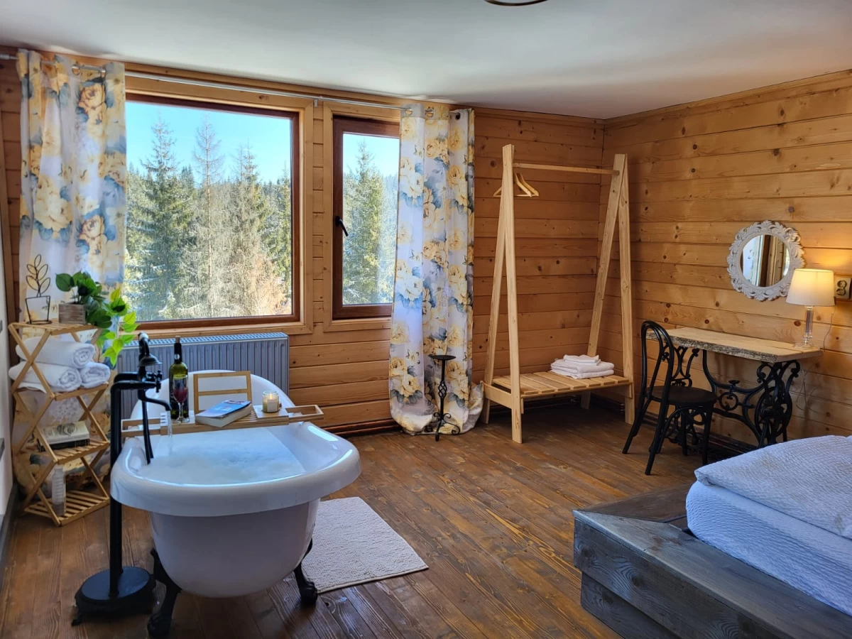 https://www.travlocals.com/uploads/0010/10214/2025/05/29/480105983-122114230526707752-8202107427409305369-n.webp