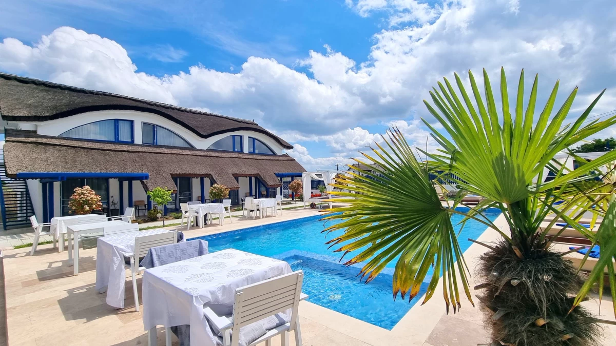 https://www.travlocals.com/uploads/0010/10216/2025/05/29/499237824-1176123450980098-8695307910464510496-n.webp