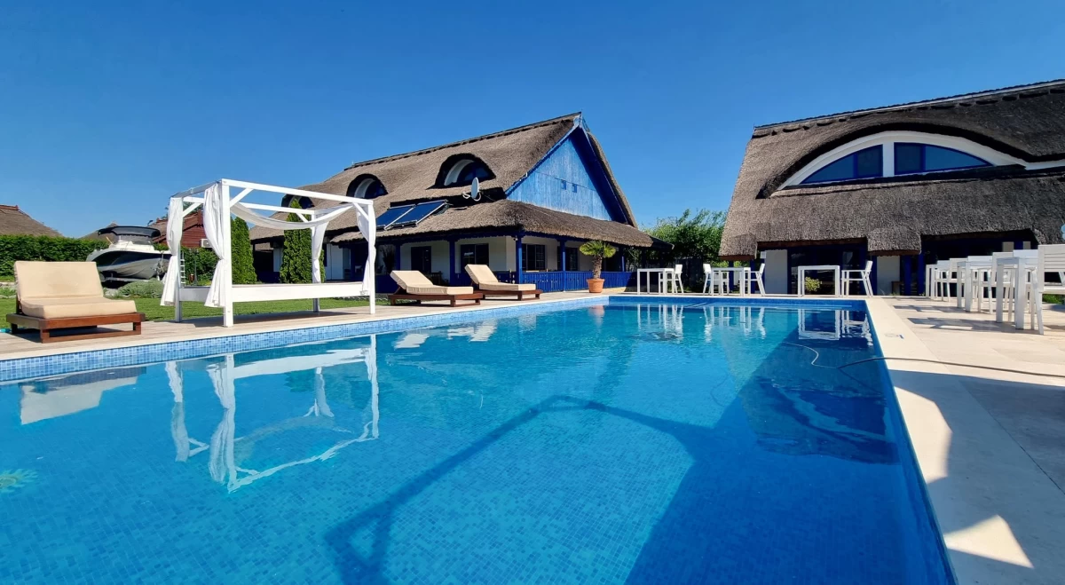 https://www.travlocals.com/uploads/0010/10216/2025/05/29/499628837-1176124780979965-7265390176184017678-n.webp