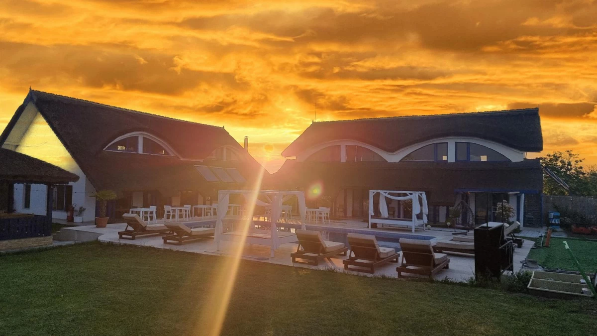 https://www.travlocals.com/uploads/0010/10216/2025/05/29/500212132-1179734233952353-7026629152007640495-n.webp