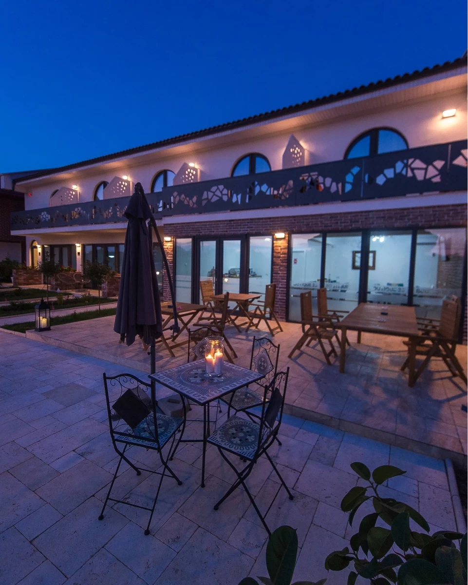 https://www.travlocals.com/uploads/0010/10227/2025/06/03/473572454-1347363863382213-8043636074256171537-n.webp