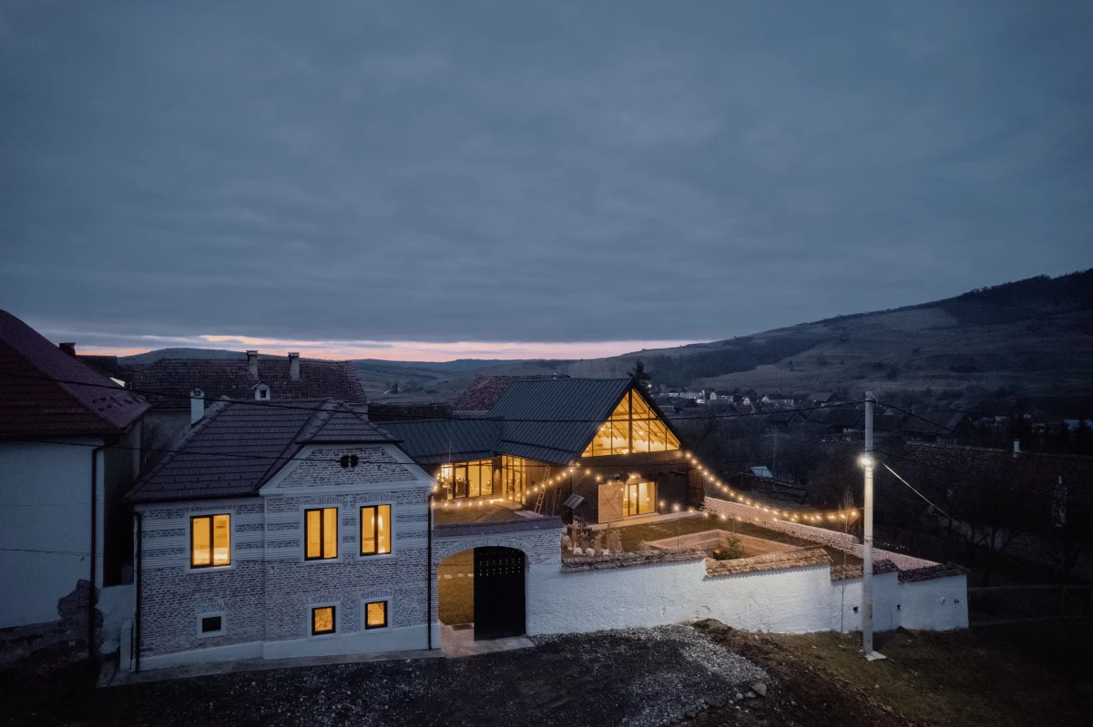 https://www.travlocals.com/uploads/0010/10234/2025/06/06/photo-07012022-17-16-55.webp
