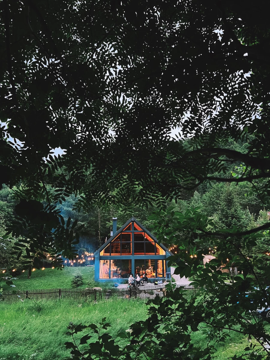 https://www.travlocals.com/uploads/0010/10234/2025/06/06/photo-10062022-21-03-28.webp