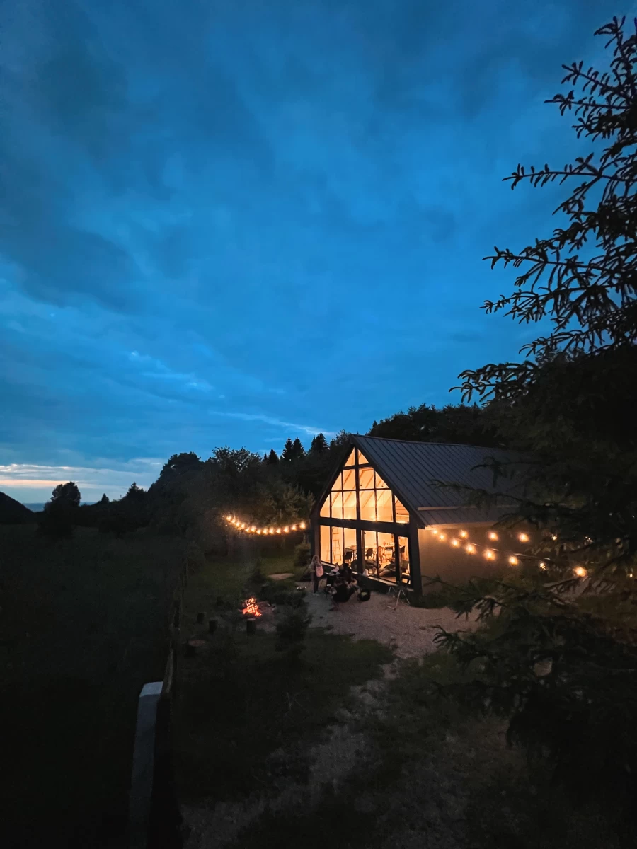 https://www.travlocals.com/uploads/0010/10234/2025/06/06/photo-10062022-21-35-15.webp