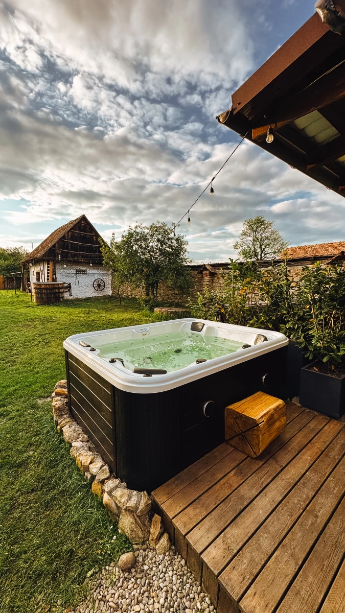COTTAGE 43