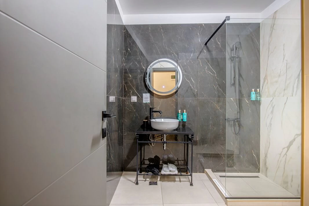 https://www.travlocals.com/uploads/0010/10259/2025/06/19/468301692-17982466883780975-8779215871593612302-n.webp