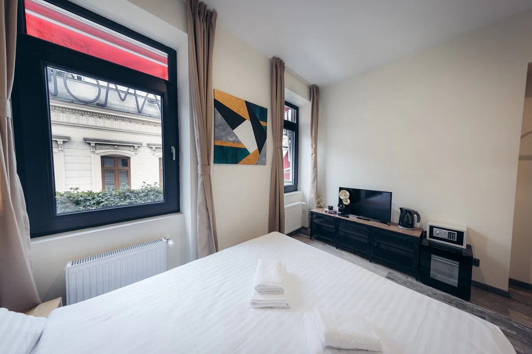 https://www.travlocals.com/uploads/0010/10259/2025/06/19/468394951-17982455243780975-785889519881694137-n.webp