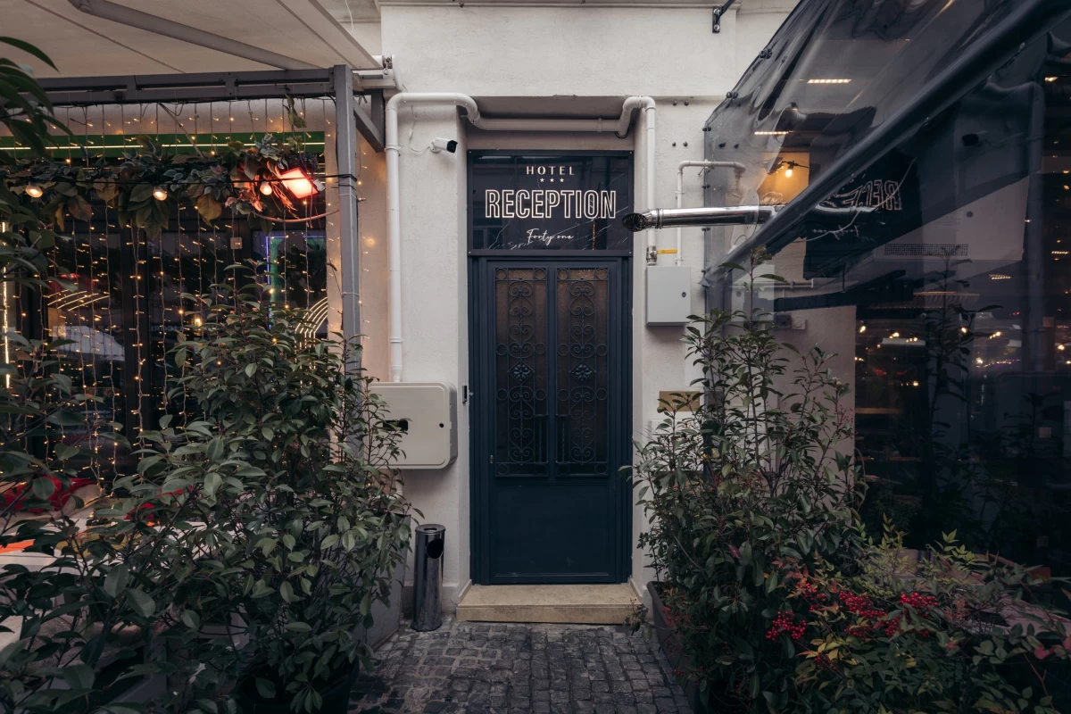 https://www.travlocals.com/uploads/0010/10259/2025/06/19/471418622-577135651842895-5088282012562743557-n.webp