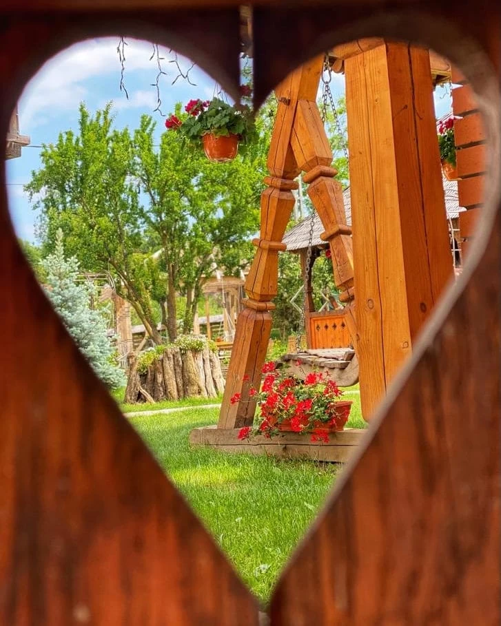 https://www.travlocals.com/uploads/0010/10266/2025/06/23/484038765-3945288439020165-8088285003755533380-n.webp