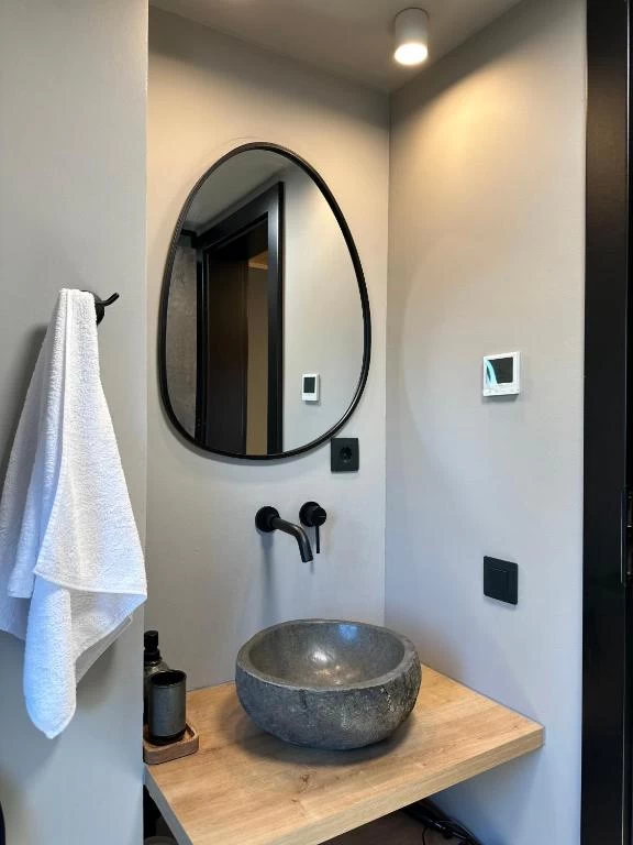 https://www.travlocals.com/uploads/0010/10271/2025/06/24/680744567.webp