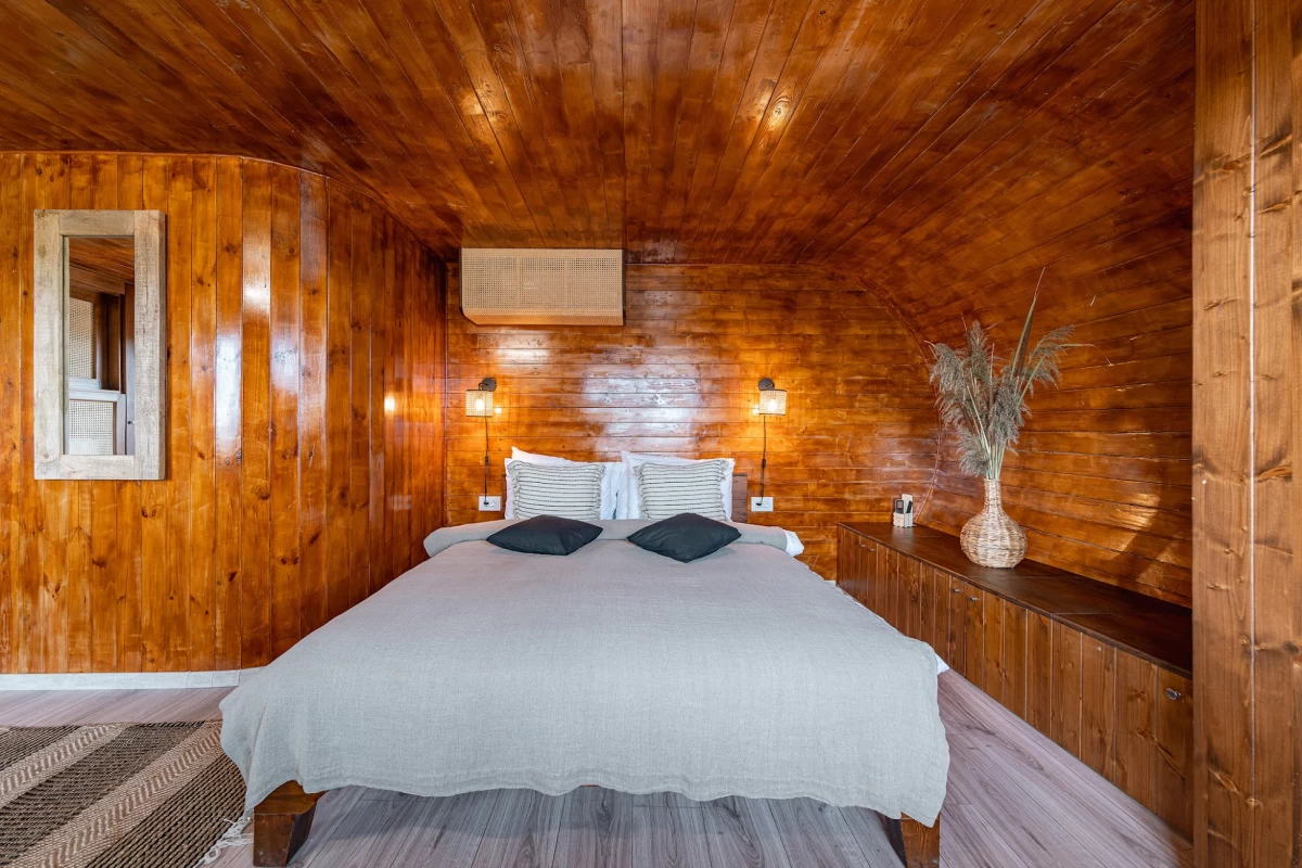 https://www.travlocals.com/uploads/0010/10288/2025/07/03/474542494-596394049804461-4661746144377545298-n.webp