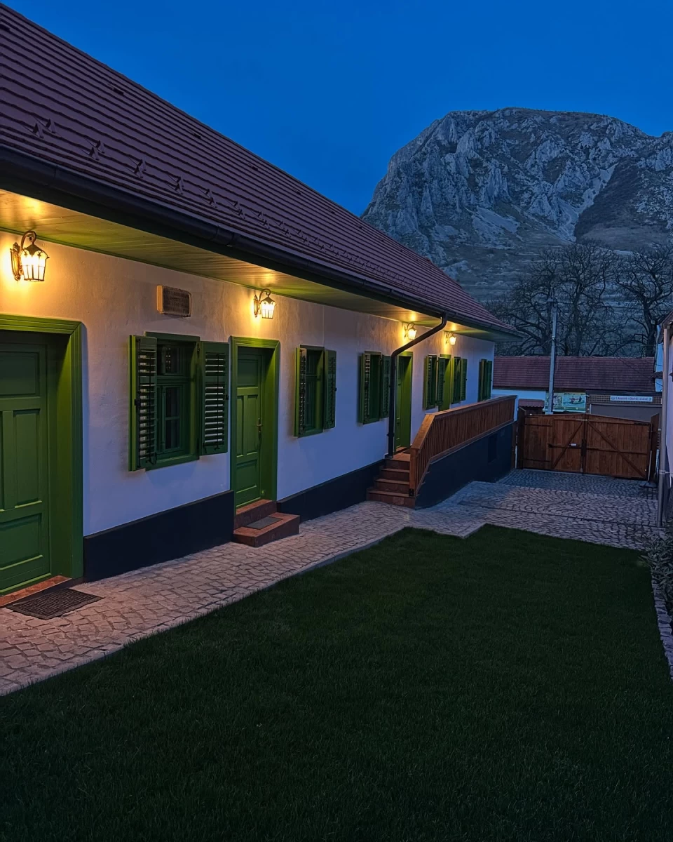 https://www.travlocals.com/uploads/0010/10306/2025/07/25/490990288-17898364764186916-7787882479516662041-n.webp
