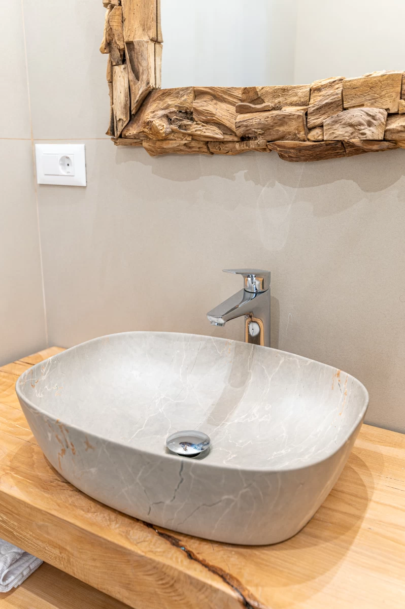 https://www.travlocals.com/uploads/0010/10306/2025/07/25/casa-weiss-0052.webp