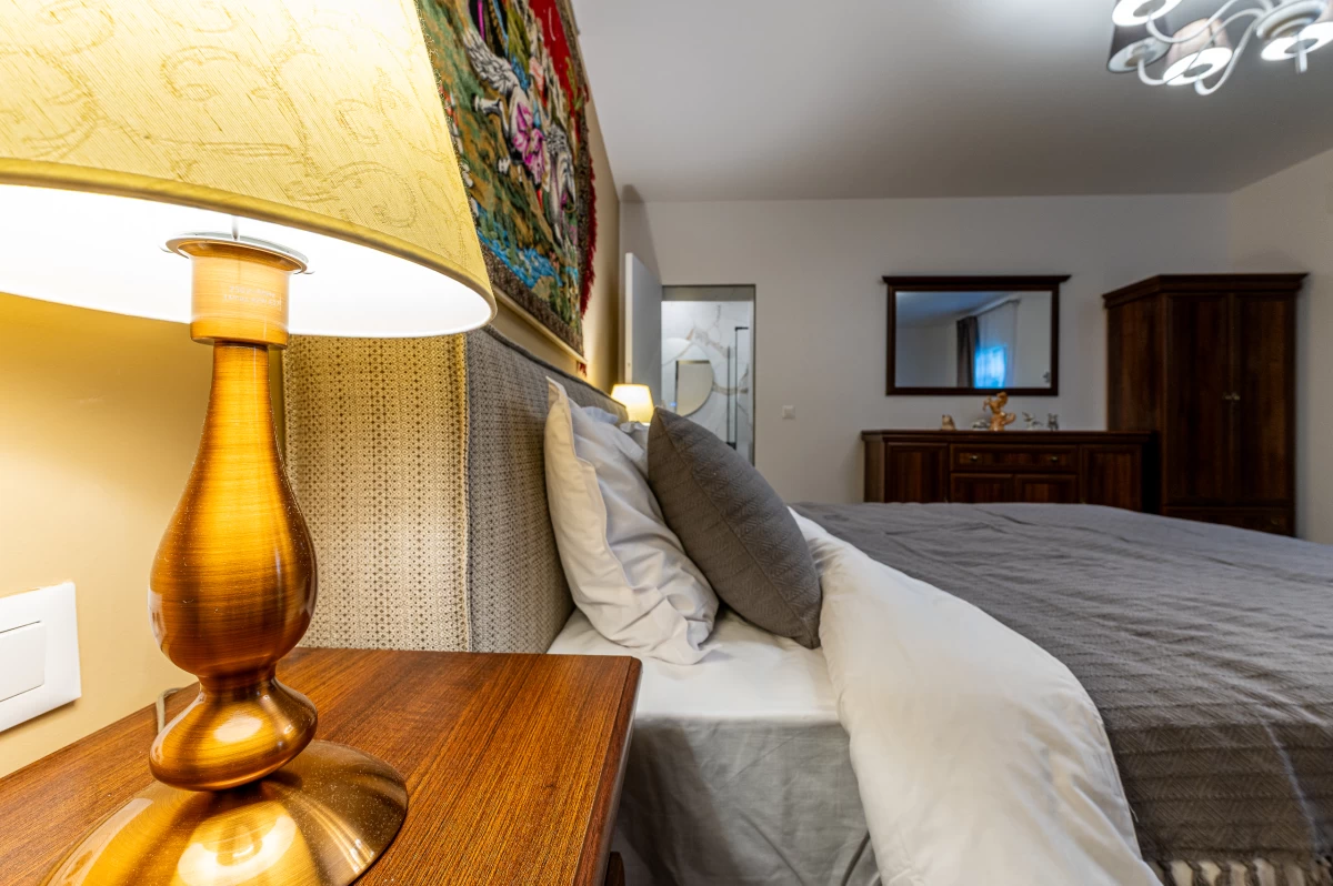 https://www.travlocals.com/uploads/0010/10306/2025/07/25/casa-weiss-0083.webp