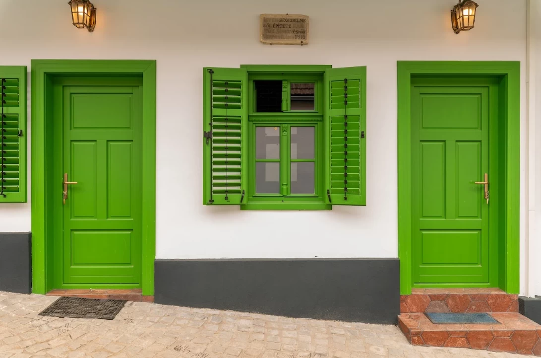 https://www.travlocals.com/uploads/0010/10306/2025/07/25/screenshot-2025-07-25-121841.webp