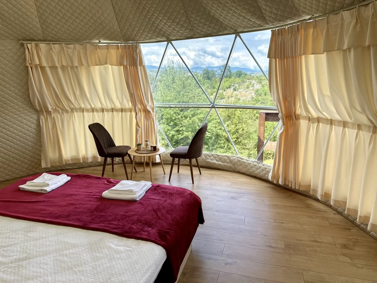 https://www.travlocals.com/uploads/0010/10313/2025/07/18/img-0527.webp