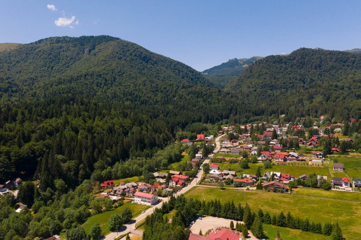 https://www.travlocals.com/uploads/0010/10334/2025/07/17/515541200-122114958452915173-4240716565471596427-n.webp