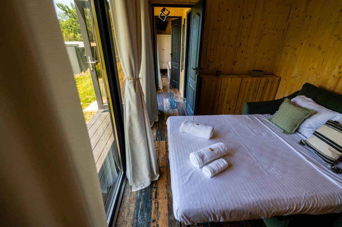 https://www.travlocals.com/uploads/0010/10368/2025/07/29/482223828-549396641504943-6812970301842647251-n.webp
