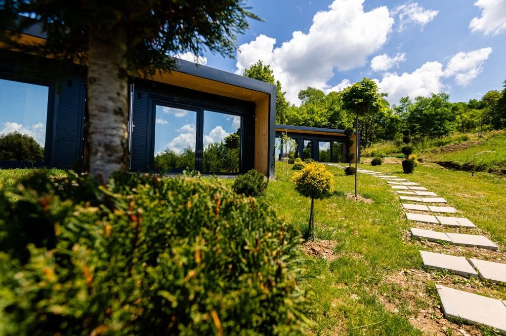 https://www.travlocals.com/uploads/0010/10368/2025/07/29/482268455-548138708297403-8796001439603619438-n.webp