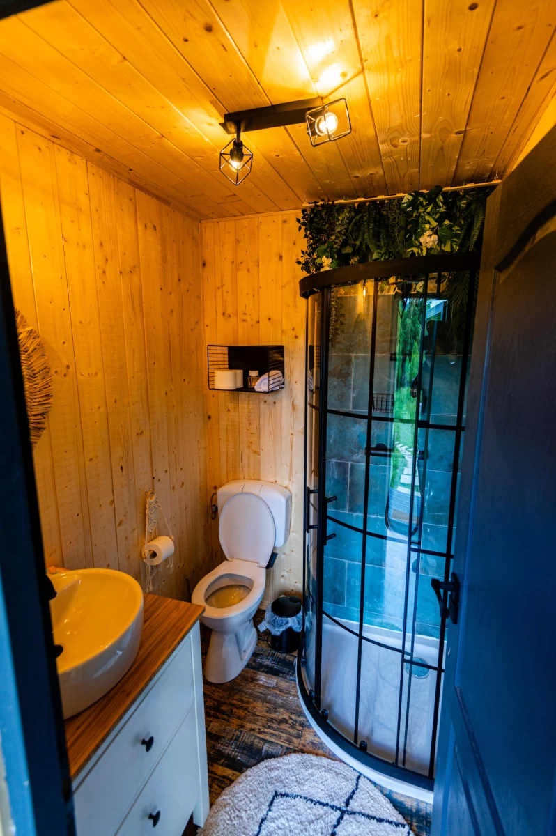 https://www.travlocals.com/uploads/0010/10368/2025/07/29/cozy-hill-44-scaled.webp