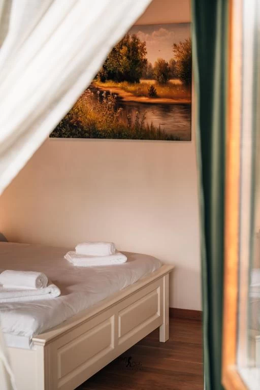 https://www.travlocals.com/uploads/0010/10371/2025/07/30/694911620.webp
