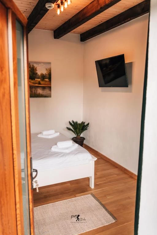 https://www.travlocals.com/uploads/0010/10371/2025/07/30/694911686.webp