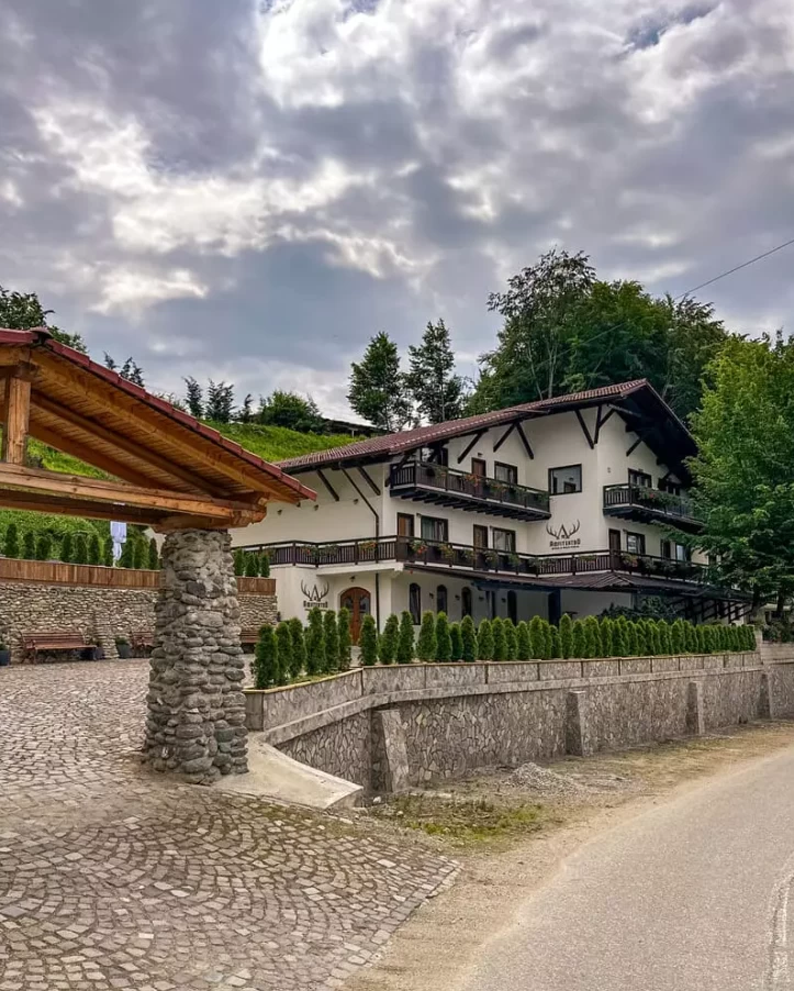 https://www.travlocals.com/uploads/0010/10371/2025/07/30/screenshot-2025-07-30-113330.webp