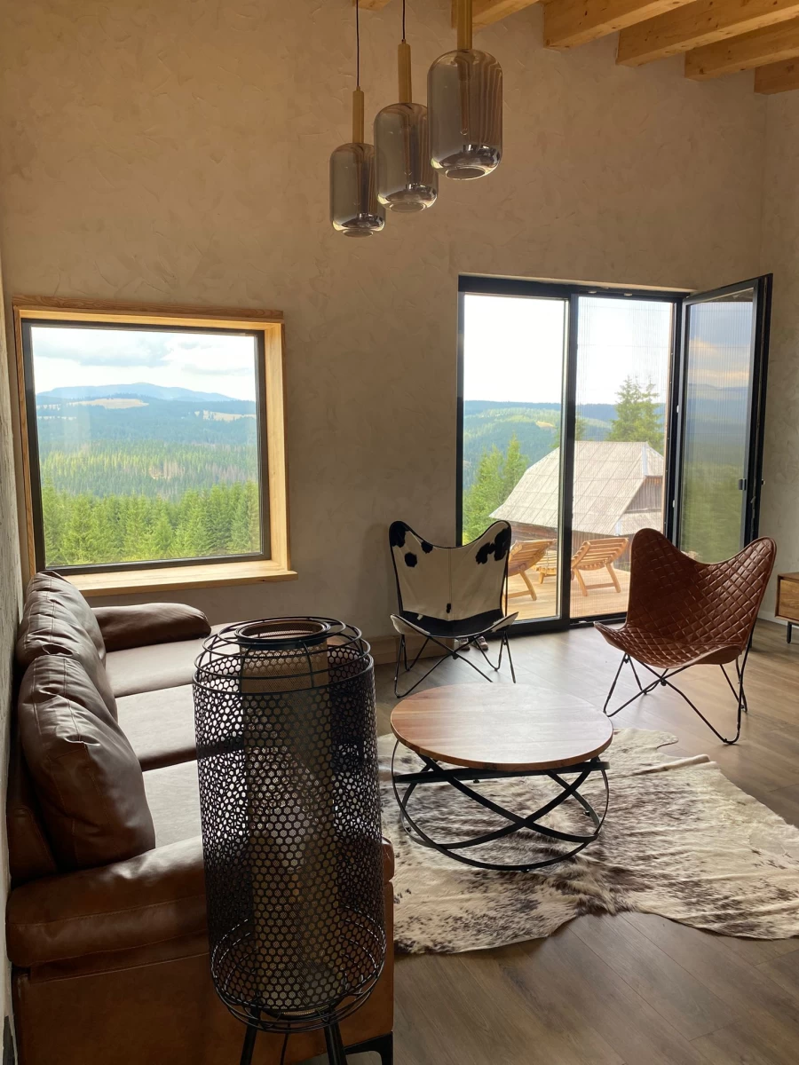 https://www.travlocals.com/uploads/0010/10402/2025/08/20/img-20250806-wa0041.webp